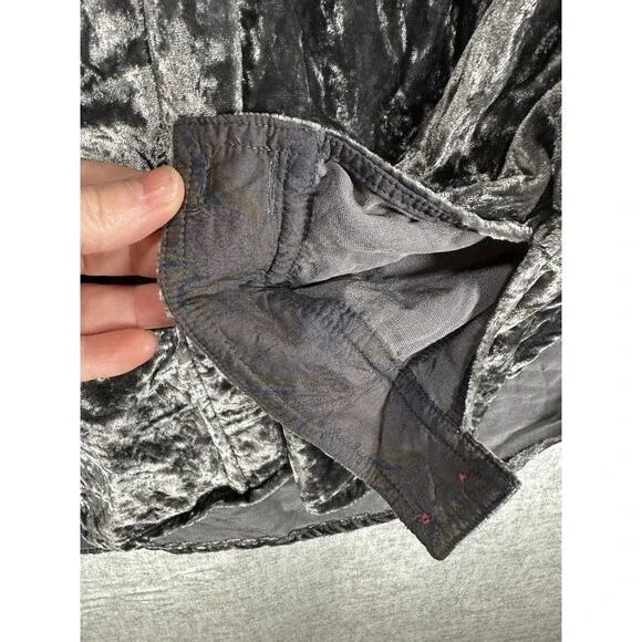 Anthropologie Pilcro Crushed Velvet Femme Buttondown Shirt in Dark Gray XXS - Picture 6 of 7